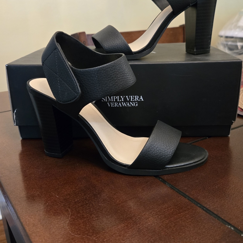 Simply Vera Vera Wang Black Textured Heels